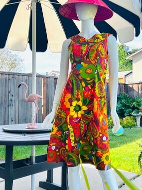 Vintage 60’s Psychedelic Paisley Print Dress Dress Waterfall Back